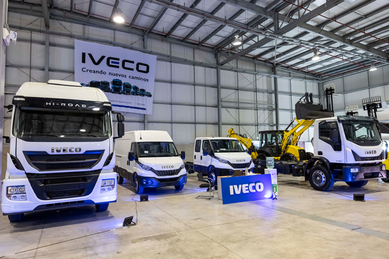 Iveco presentó sus innovadores vehículos en la Expo Carga
