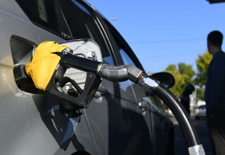 ¿Qué va a pasar con los precios de los combustibles en julio? El comunicado oficial del gobierno
