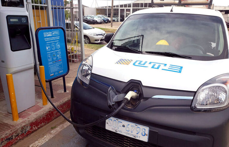 Doble objetivo: UTE alcanzó 300 puntos de carga para vehículos eléctricos y uno cada 50 km